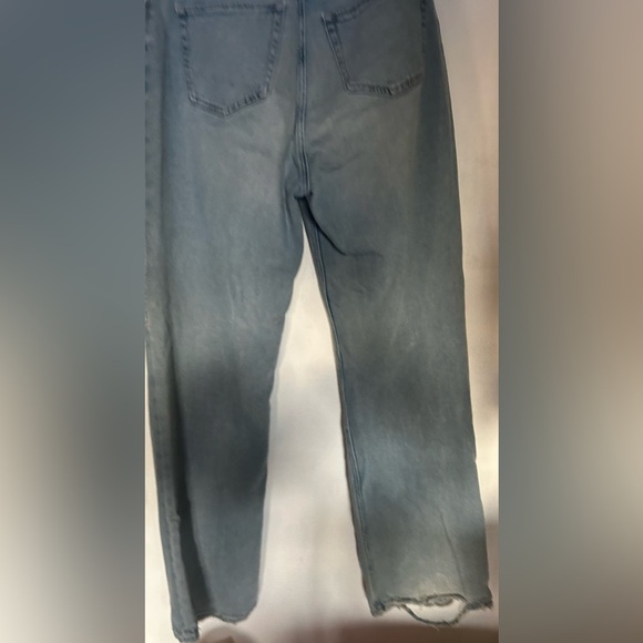 Hollister woman’s jeans distressed look size 29 - Picture 7 of 7